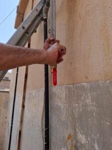 كشف تسربات المياه بالمزحمية 