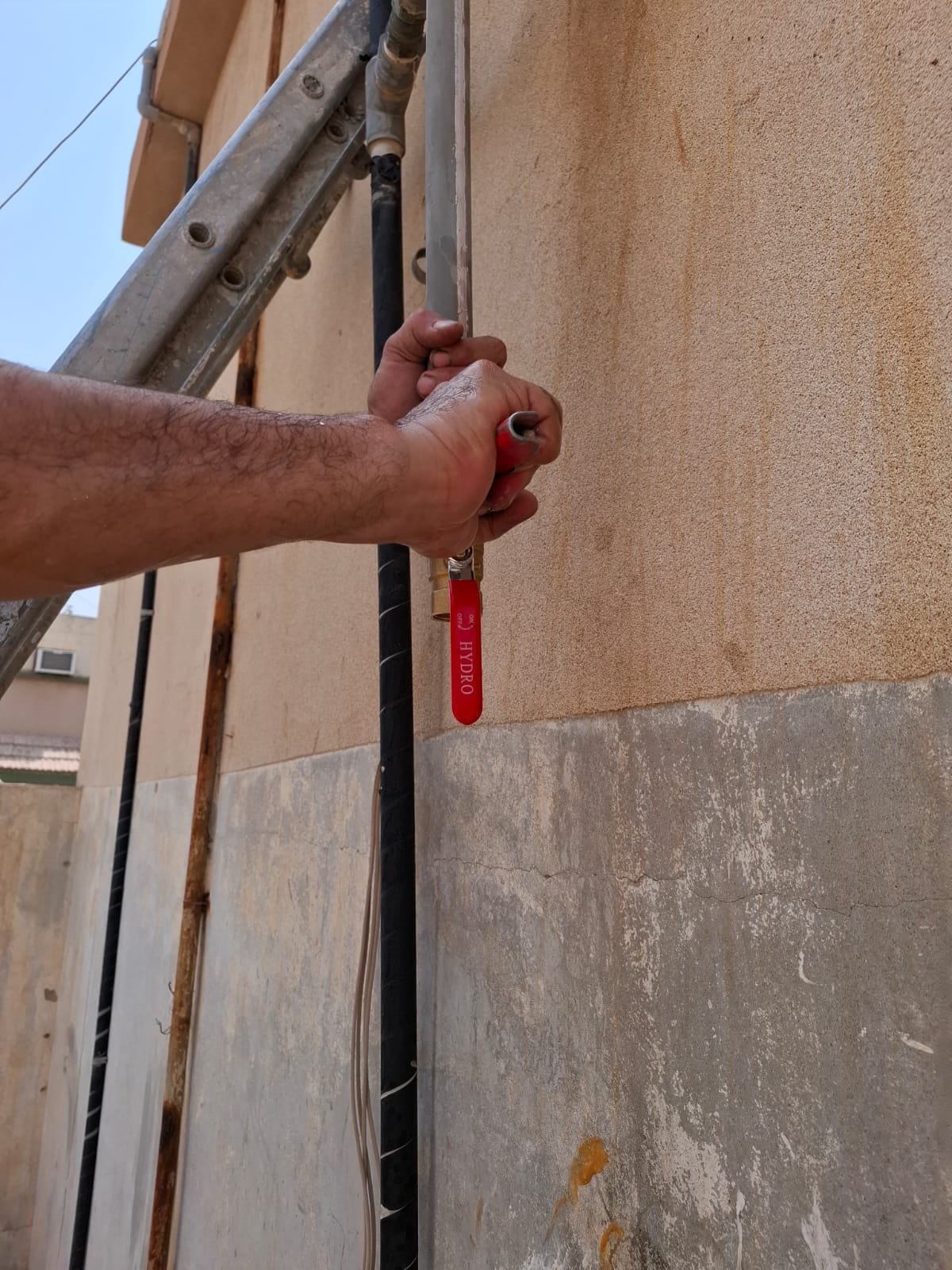 كشف تسربات المياه بالمزحمية 